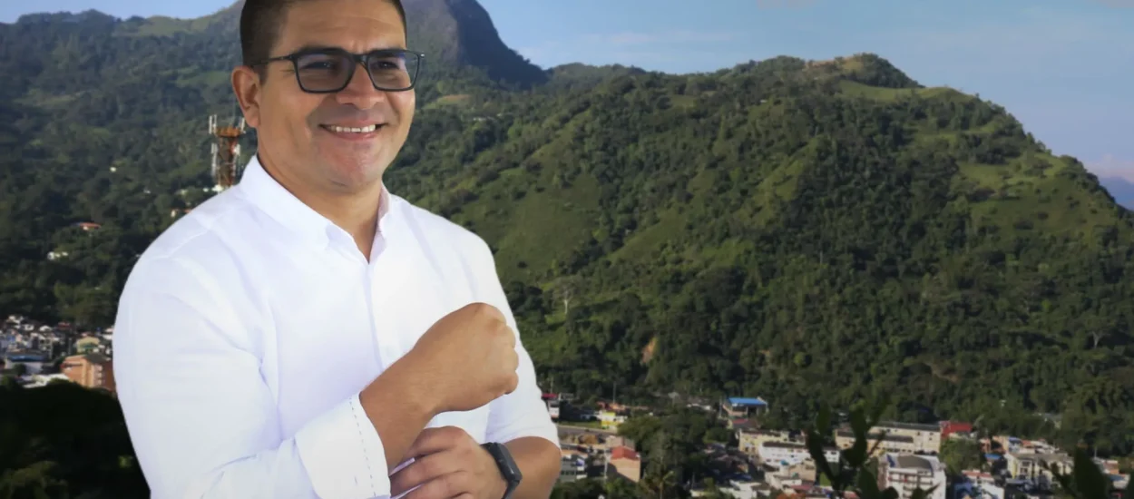   “FABIO NELSON BERMUDEZ CORREA”. Señor Alcalde un ciudadano y un hombre que llego para cambiar el rumbo de este Municipio Colombiano Ubicado a hora media de la Capital de Colombia.     